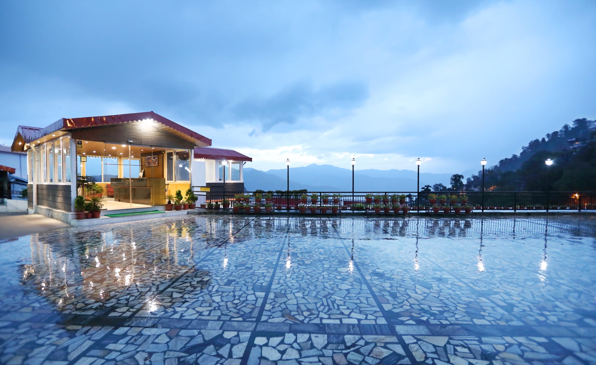Hotel Vishnu Palace, Mussoorie