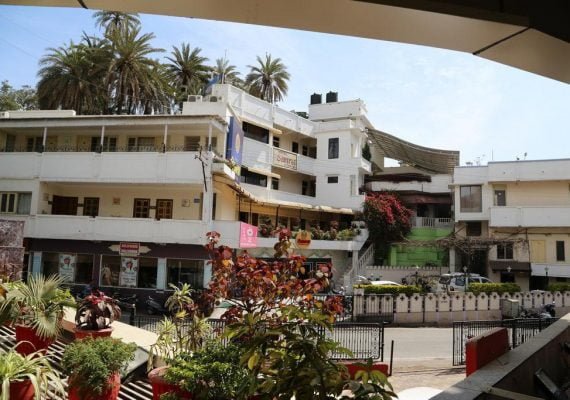 hotel samrat international, mount abu