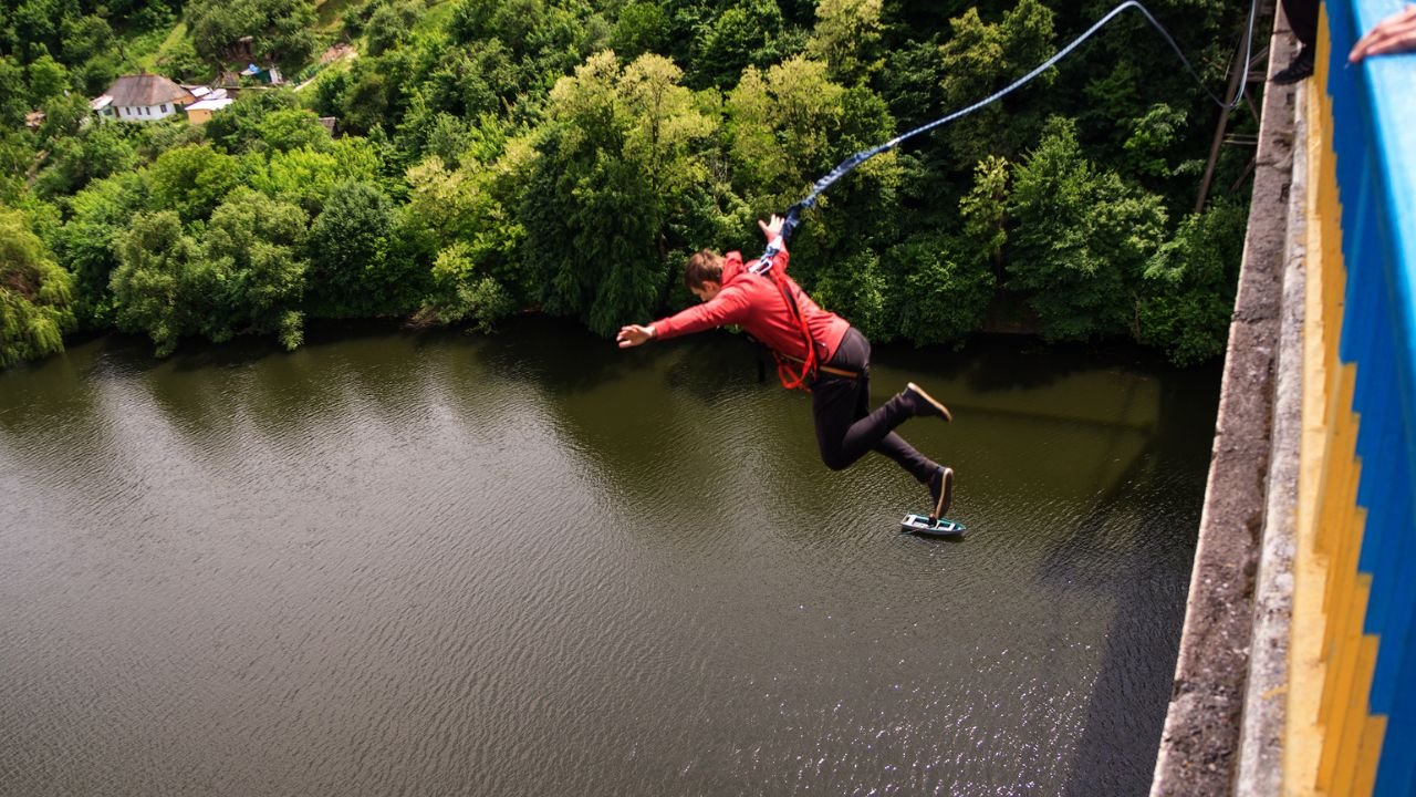 bungee jumping